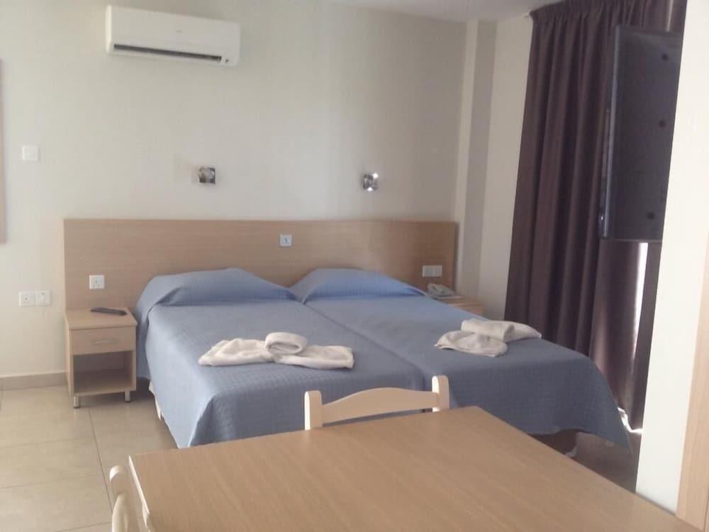 Christabelle Hotel Apartments Ayia Napa Exterior foto