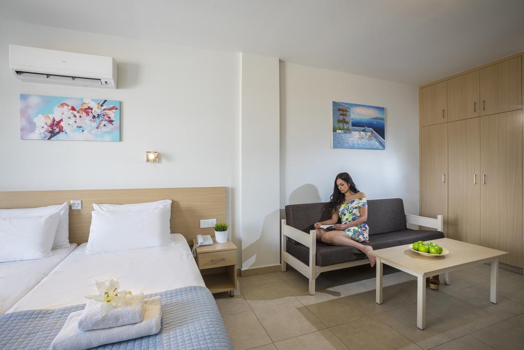Christabelle Hotel Apartments Ayia Napa Exterior foto