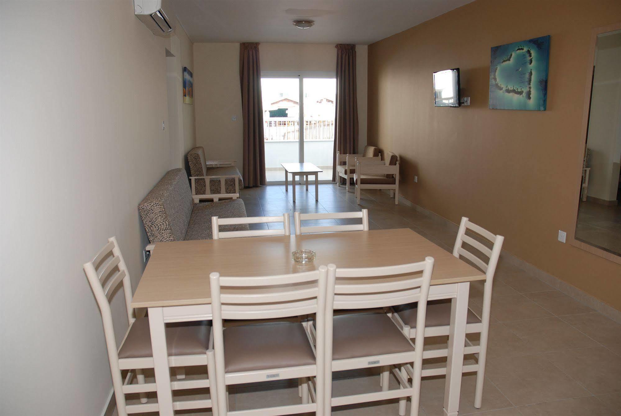Christabelle Hotel Apartments Ayia Napa Exterior foto